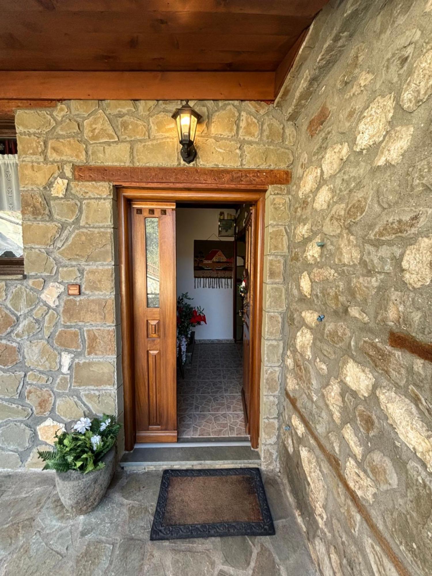 Πέτρινο Όραμα Hotel Kotronion  ภายนอก รูปภาพ