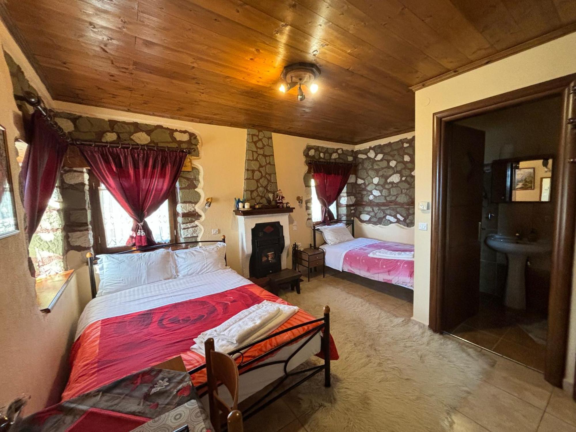 Πέτρινο Όραμα Hotel Kotronion  ภายนอก รูปภาพ